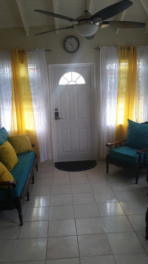 Spacious Colonial Μπριτζτάουν Εξωτερικό φωτογραφία