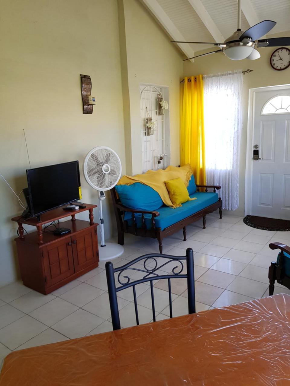 Spacious Colonial Μπριτζτάουν Εξωτερικό φωτογραφία